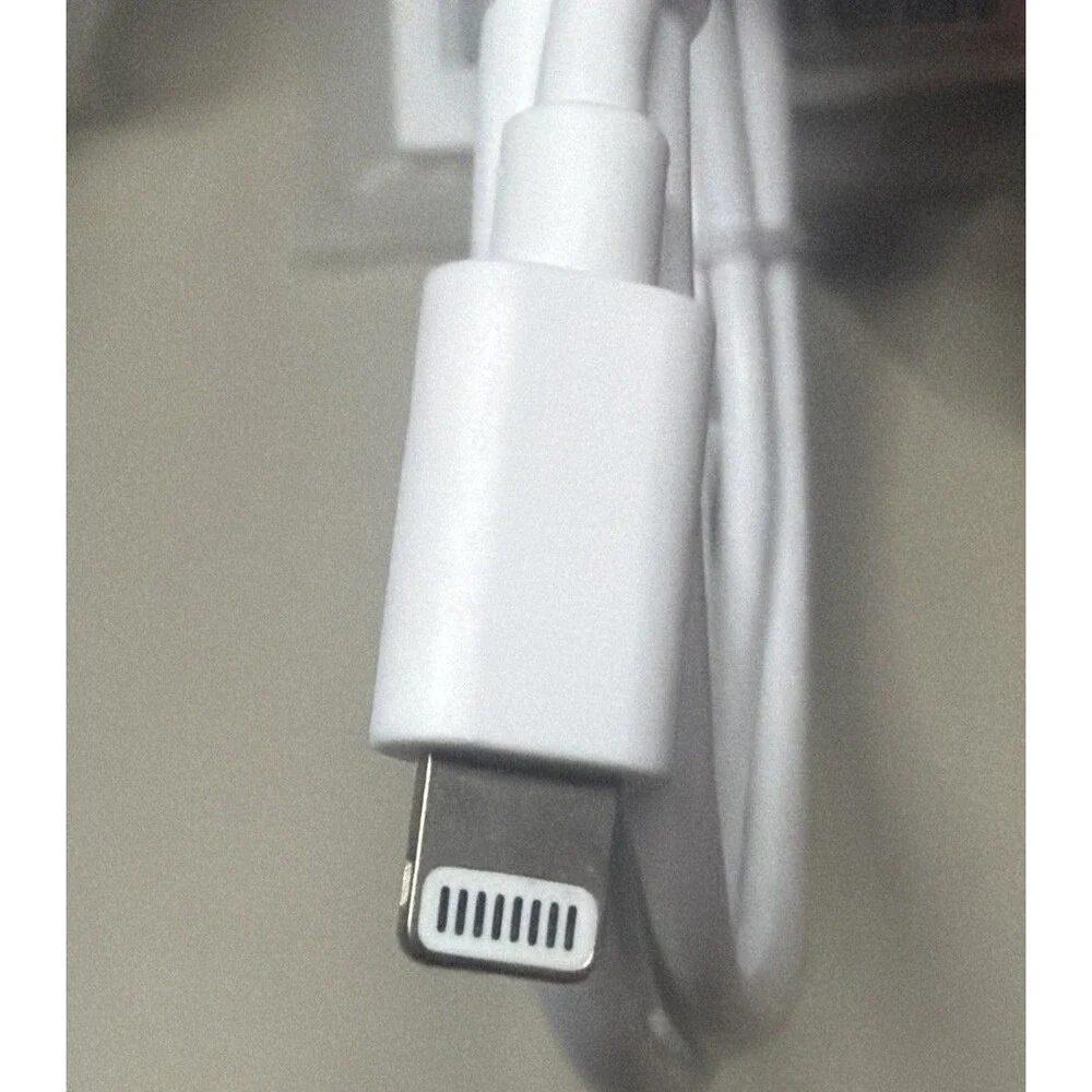 New Apple USB-C To Lightning Charging Cabel- 1M- White- With Charging Block